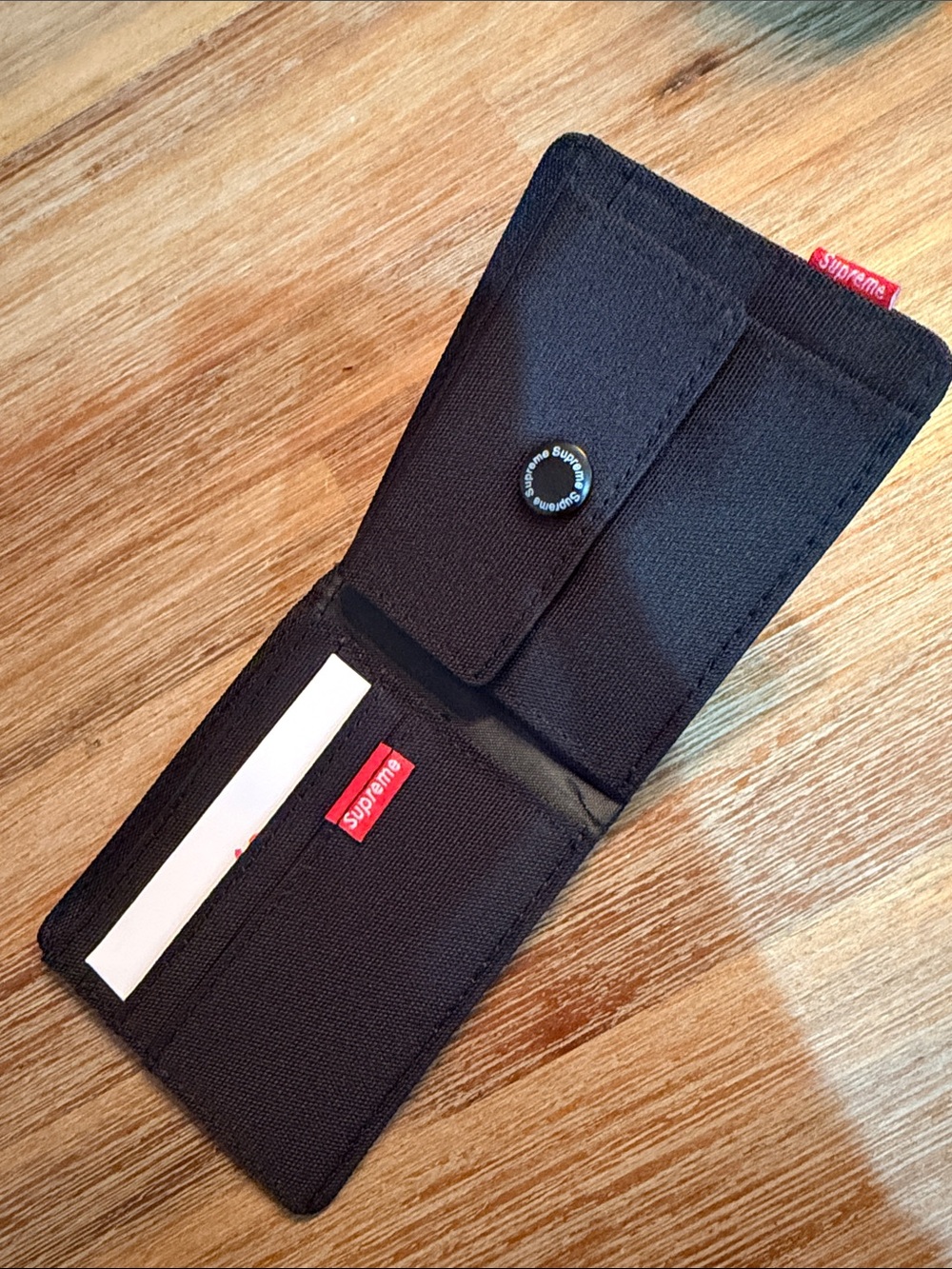 Supreme Wallet - Picture 2 of 4